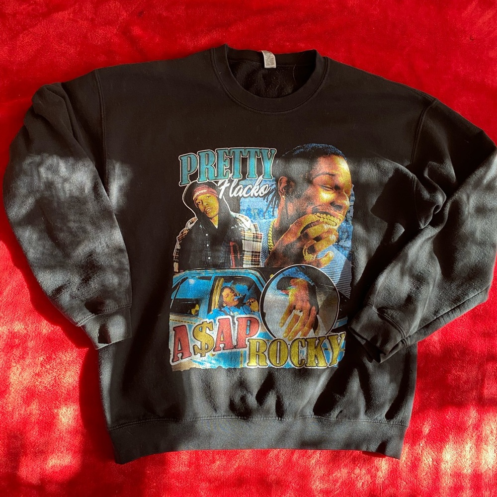 Gildan Black Graphic Crewneck Sweater